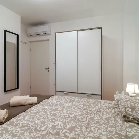 Apartman Braavos **** アパート スプリト