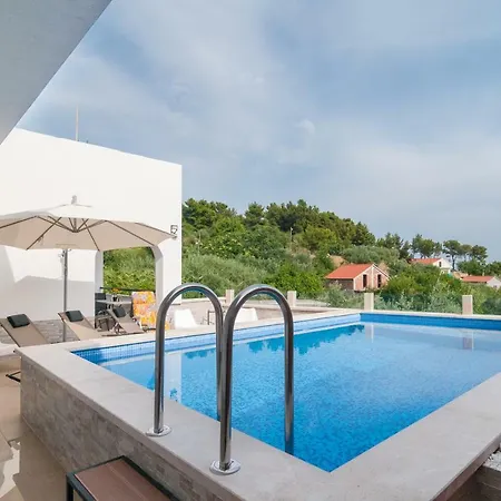 Apartman Braavos **** スプリト