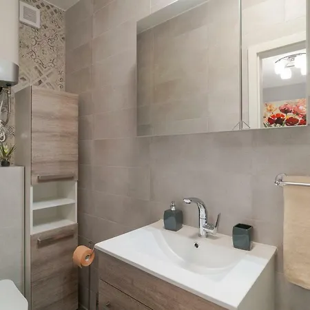 Apartman Braavos **** スプリト