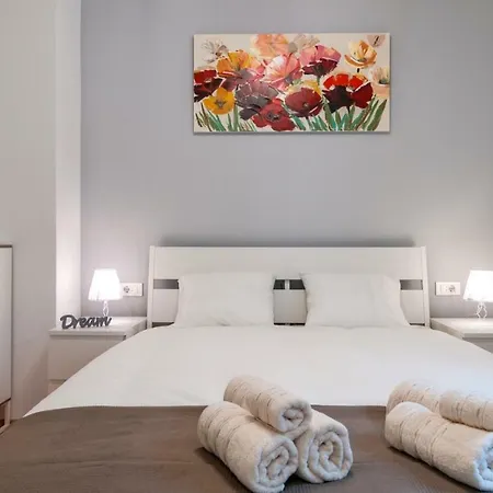 Apartman Braavos **** アパート