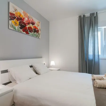 Apartman Braavos **** アパート スプリト