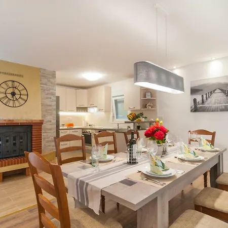 Apartman Braavos **** Apartment *
