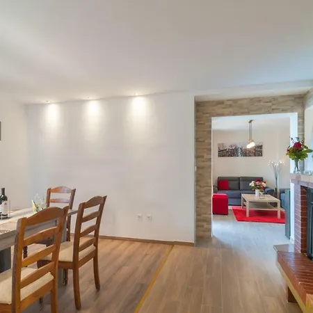 Apartment Apartman Braavos **** *
