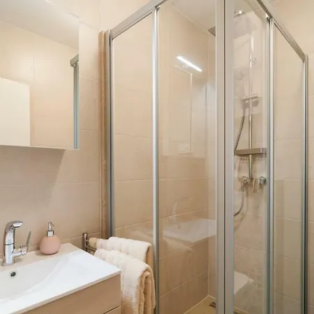 Apartman Braavos **** *
